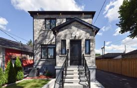 Casa de pueblo – York, Toronto, Ontario,  Canadá. C$1 330 000