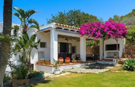 Villa – Ibiza, Islas Baleares, España. 3 300 €  por semana