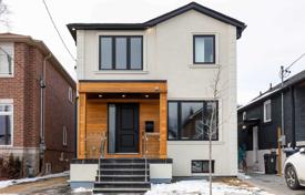 Casa de pueblo – East York, Toronto, Ontario,  Canadá. C$2 011 000