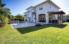 Villa – Pinecrest, Florida, Estados Unidos. $2 460 000