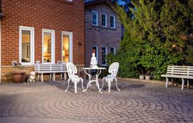 11 dormitorio casa de pueblo en Scarborough, Canadá. C$2 268 000
