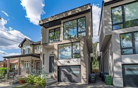 Casa de pueblo – Etobicoke, Toronto, Ontario,  Canadá. C$1 868 000