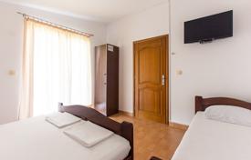 9 dormitorio chalet 201 m² en Sutomore, Montenegro. 295 000 €
