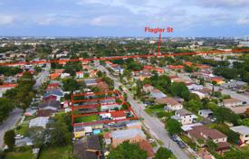 2 dormitorio casa de pueblo 114 m² en Miami, Estados Unidos. $490 000
