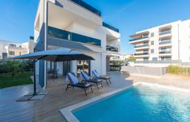 5 dormitorio casa de pueblo 207 m² en Poreč, Croacia. 899 000 €