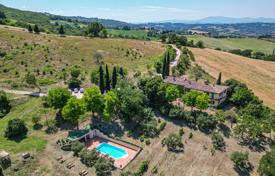 10 dormitorio finca rústica 626 m² en Urbino, Italia. 1 390 000 €
