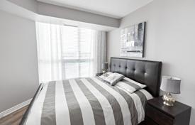 2 dormitorio piso en Lake Shore Boulevard West, Canadá. C$994 000