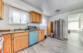 11 dormitorio casa de pueblo en Scarborough, Canadá. C$1 176 000