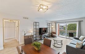 2-dormitorio apartamentos en condominio 85 m² en Miami, Estados Unidos. $329 000
