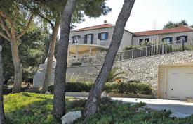 Villa – Brac, Split-Dalmatia County, Croacia. 1 000 000 €