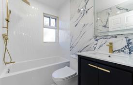 4 dormitorio casa de pueblo en Etobicoke, Canadá. C$1 948 000