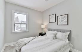 4 dormitorio casa de pueblo en Etobicoke, Canadá. C$1 122 000