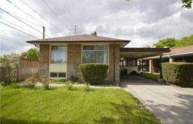 10 dormitorio casa de pueblo en Etobicoke, Canadá. C$1 315 000