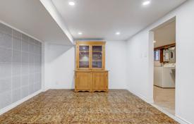 6 dormitorio casa de pueblo en York, Canadá. C$1 170 000