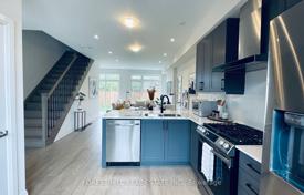9 dormitorio casa de pueblo en Scarborough, Canadá. C$2 059 000