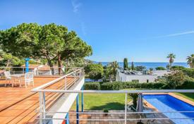 4 dormitorio casa de pueblo 350 m² en Blanes, España. 975 000 €