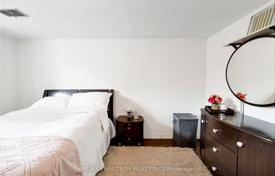 10 dormitorio casa de pueblo en Scarborough, Canadá. C$1 404 000