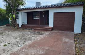 Casa de pueblo 115 m² en Miami, Estados Unidos. $520 000
