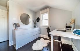 2 dormitorio casa de pueblo en Etobicoke, Canadá. C$1 377 000