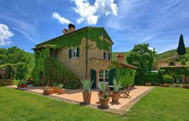 10 dormitorio finca rústica 366 m² en Cortona, Italia. 2 300 000 €