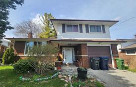 8 dormitorio casa de pueblo en Scarborough, Canadá. C$1 277 000