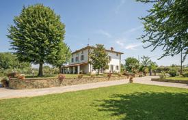 10 dormitorio finca rústica 534 m² en Arezzo, Italia. 670 000 €