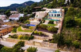 Villa – Tossa de Mar, Cataluña, España. 9 900 €  por semana