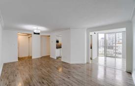3 dormitorio piso en Yonge Street, Canadá. C$942 000