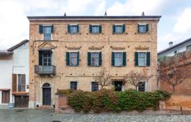 3 dormitorio chalet en Cuneo, Italia. 430 000 €