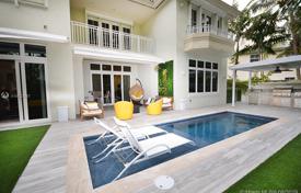 Villa – Key Biscayne, Florida, Estados Unidos. 3 032 000 €