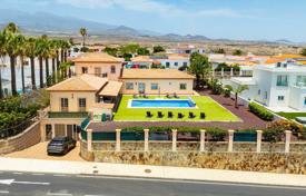8 dormitorio villa 530 m² en Golf del Sur, España. 1 800 000 €