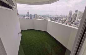 3-dormitorio apartamentos en condominio en Khlong Toei, Tailandia. $601 000