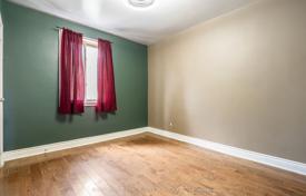 8 dormitorio casa de pueblo en Etobicoke, Canadá. C$1 207 000