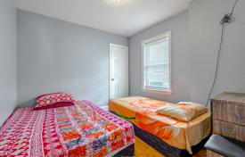 9 dormitorio casa de pueblo en Scarborough, Canadá. C$1 341 000