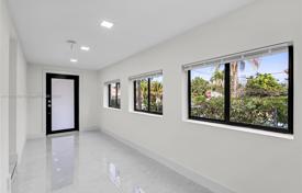 3 dormitorio casa de pueblo 159 m² en Miami, Estados Unidos. $850 000