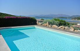 5 dormitorio villa en Capo Coda Cavallo, Italia. 6 500 €  por semana