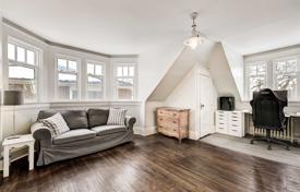10 dormitorio casa de pueblo en Scarborough, Canadá. C$2 384 000