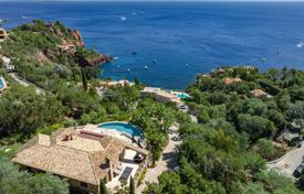 12 dormitorio villa en Théoule-sur-Mer, Francia. 14 000 €  por semana
