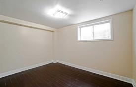 4 dormitorio casa de pueblo en North York, Canadá. C$1 312 000