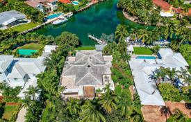 Villa – Key Biscayne, Florida, Estados Unidos. $5 875 000