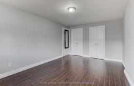 8 dormitorio casa de pueblo en Scarborough, Canadá. C$1 341 000