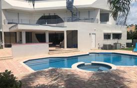 Villa – Hallandale Beach, Florida, Estados Unidos. $2 490 000
