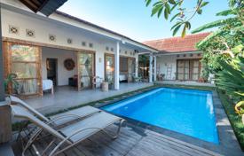 4 dormitorio villa 230 m² en Canggu, Indonesia. $320 000