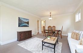7 dormitorio casa de pueblo en Scarborough, Canadá. C$1 294 000