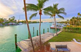 Piso – Miami, Florida, Estados Unidos. 4 800 €  por semana