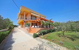 9 dormitorio casa de pueblo 390 m² en Sukošan, Croacia. 1 250 000 €
