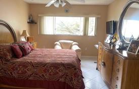 Condominio – Pembroke Pines, Broward, Florida,  Estados Unidos. $285 000