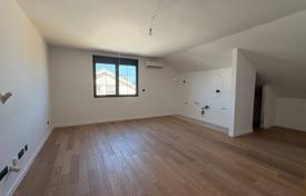 3 dormitorio piso 102 m² en Tivat city, Montenegro. 400 000 €
