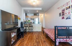 Piso – York Street, Old Toronto, Toronto,  Ontario,   Canadá. C$824 000