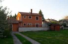 8 dormitorio casa de pueblo 184 m² en Medulin, Croacia. 635 000 €